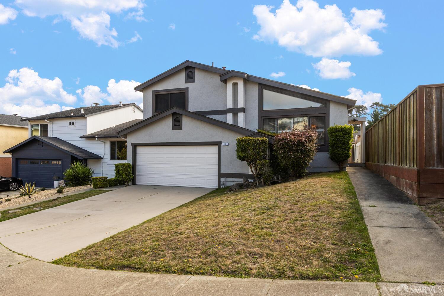 Detail Gallery Image 1 of 45 For 3 John Papan Ct, Daly City,  CA 94015 - 3 Beds | 2/1 Baths