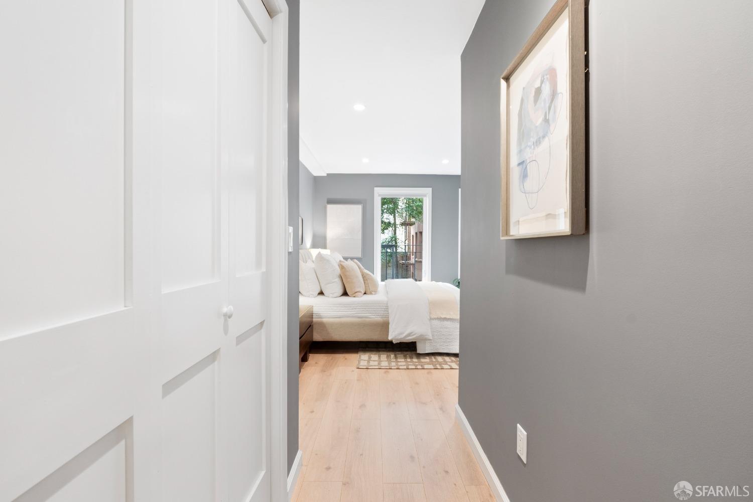 Detail Gallery Image 10 of 25 For 630 Leavenworth St #GRDN,  San Francisco,  CA 94109 - 1 Beds | 2 Baths