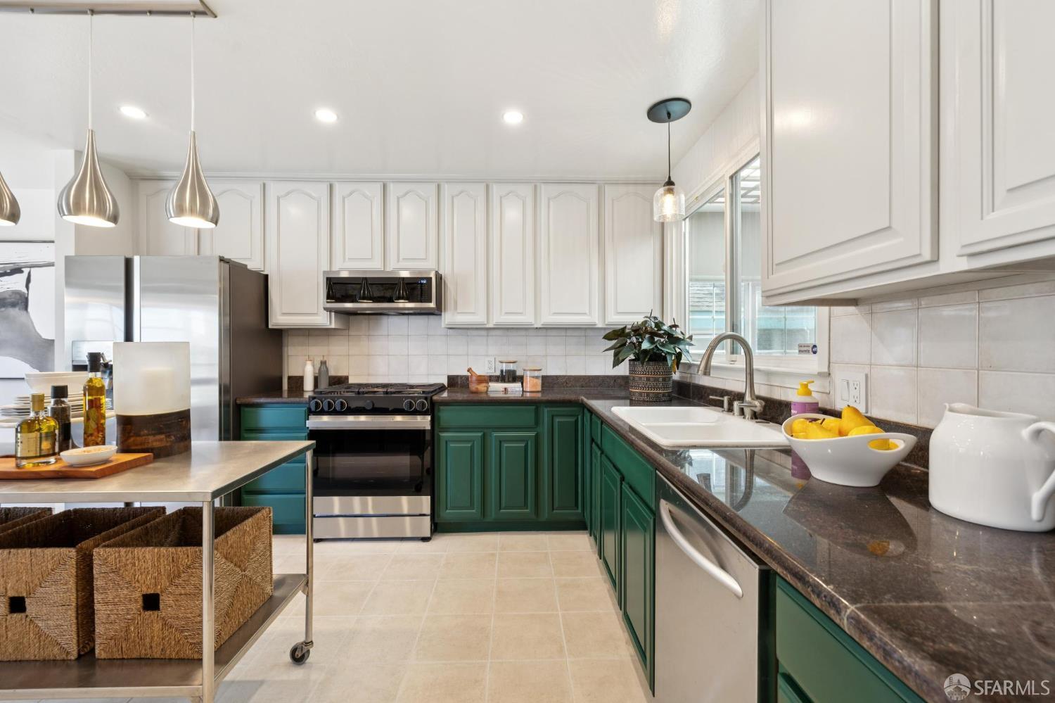 Detail Gallery Image 6 of 55 For 280 Madison St, San Francisco,  CA 94134 - 3 Beds | 2 Baths