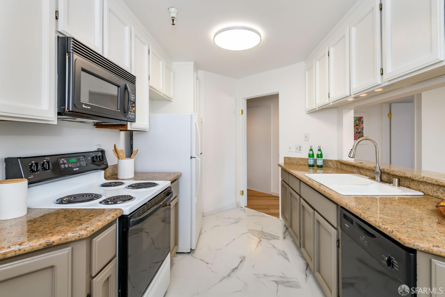 Detail Gallery Image 9 of 28 For 777 Morrell Ave #302,  Burlingame,  CA 94010 - 1 Beds | 1 Baths