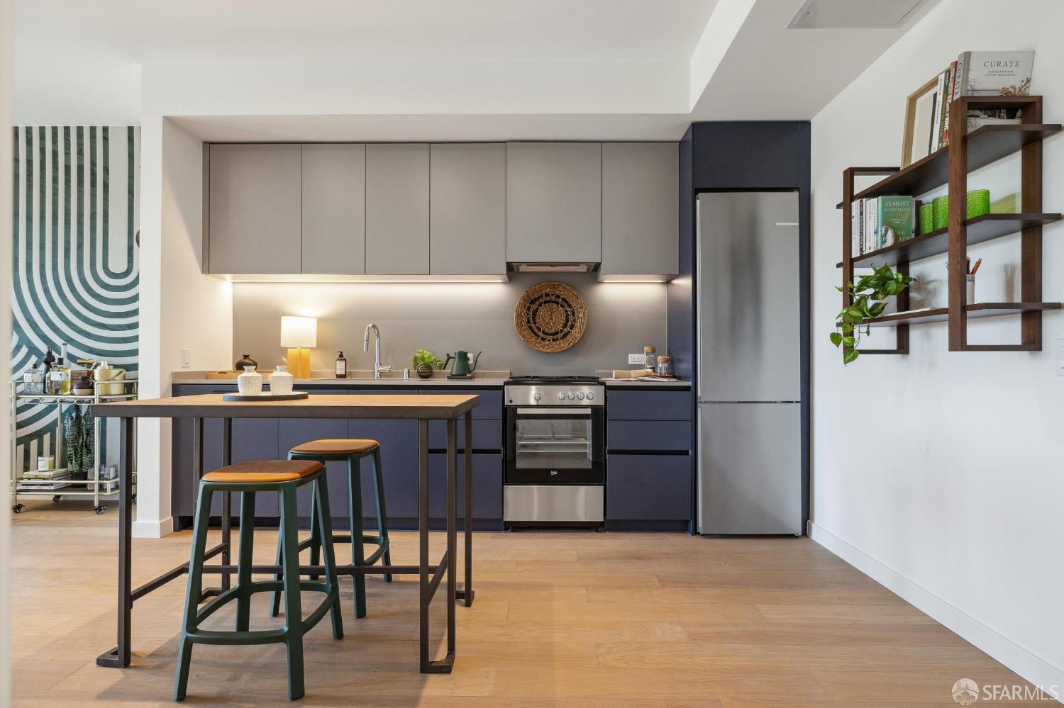 Photo #8: 425070751 Listing: Photo #8