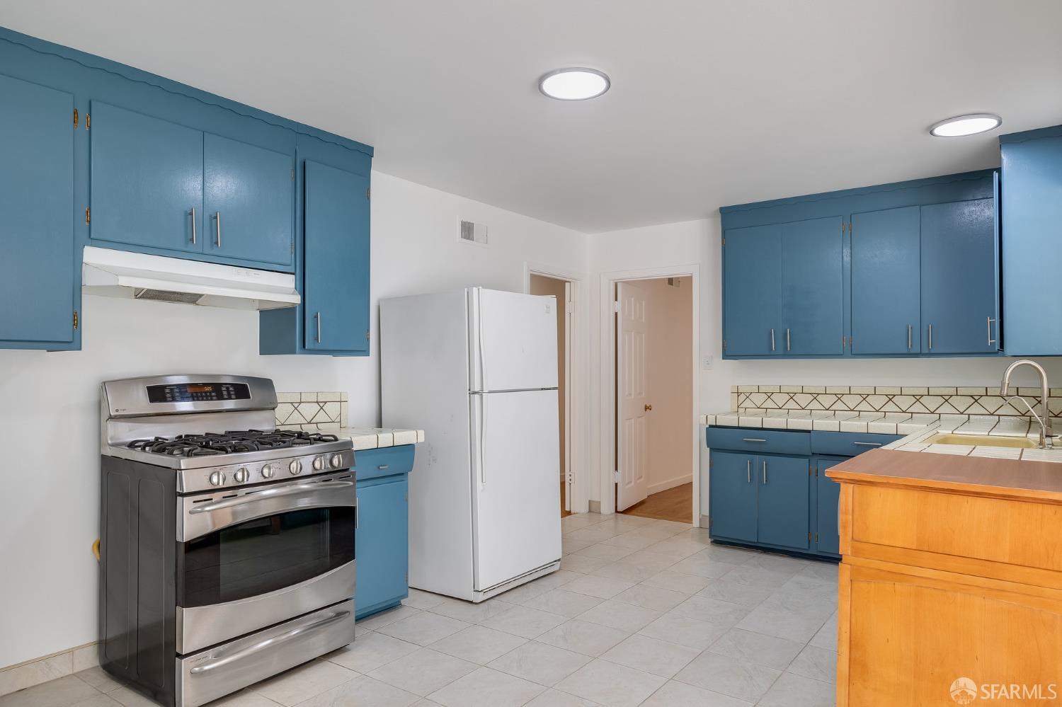Detail Gallery Image 19 of 43 For 2615 Alameda De Las Pulgas, San Mateo,  CA 94403 - 3 Beds | 2 Baths