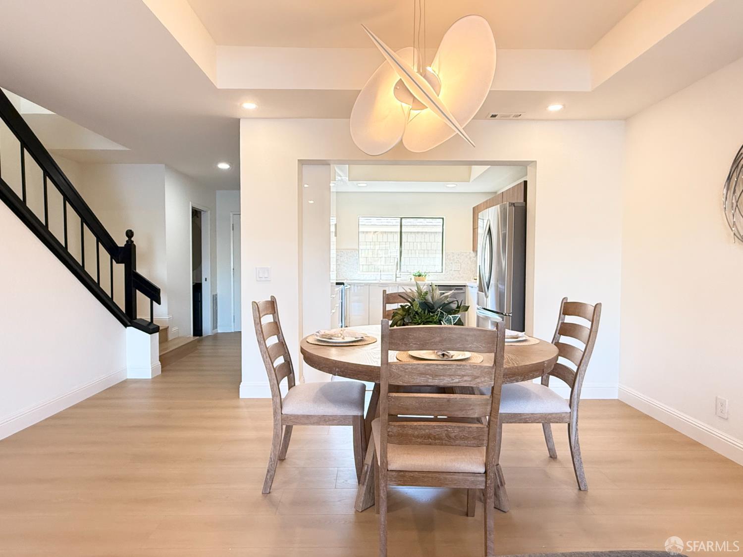 Detail Gallery Image 12 of 34 For 879 Carina Ln, Foster City,  CA 94044 - 3 Beds | 2/1 Baths