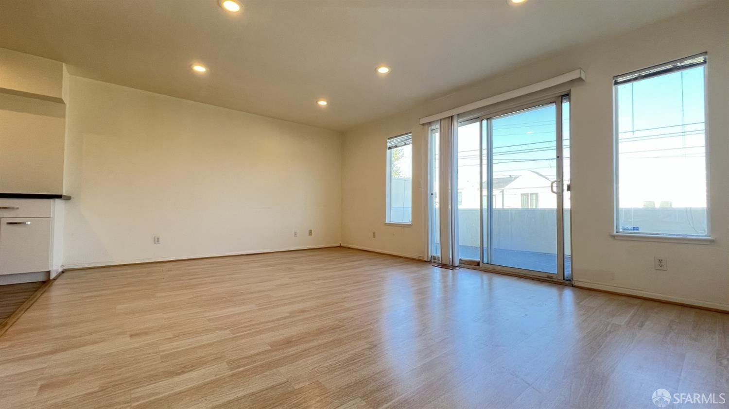 Detail Gallery Image 3 of 17 For 1828 Newhall St, San Francisco,  CA 94124 - 2 Beds | 1 Baths