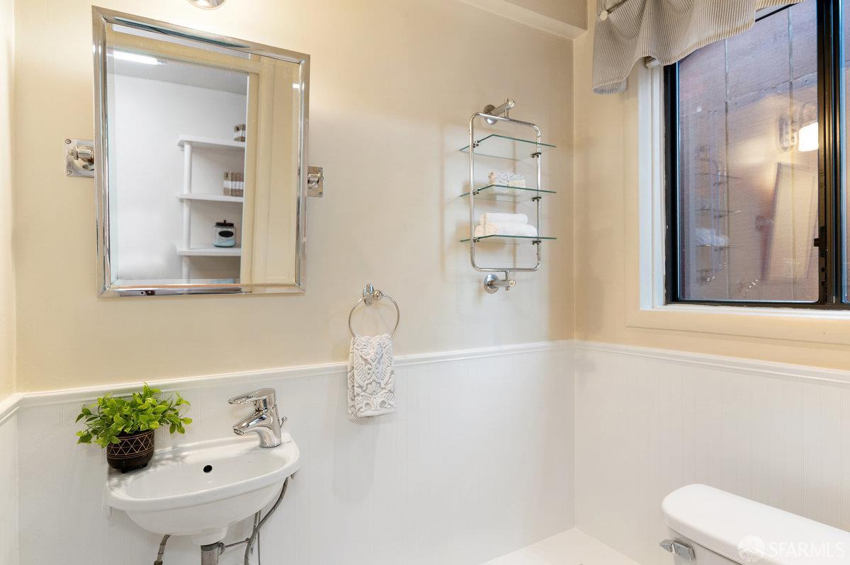 Detail Gallery Image 37 of 68 For 174 Westlawn Ave, Daly City,  CA 94015 - 3 Beds | 1/1 Baths