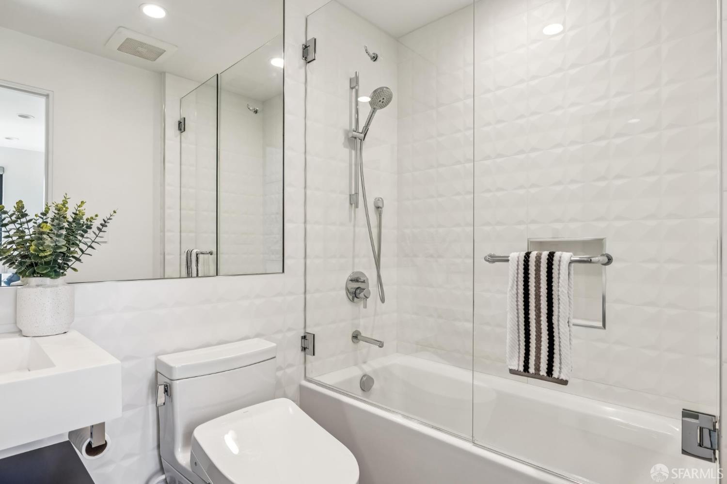 Detail Gallery Image 52 of 57 For 1485 Noe St, San Francisco,  CA 94131 - – Beds | – Baths