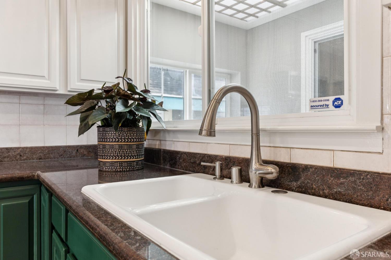 Detail Gallery Image 7 of 55 For 280 Madison St, San Francisco,  CA 94134 - 3 Beds | 2 Baths