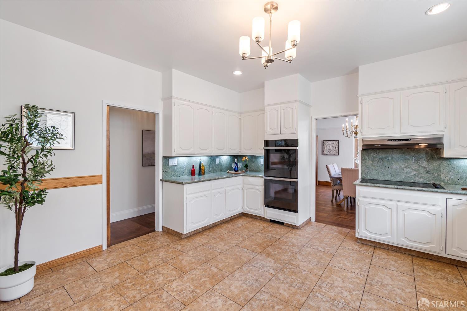 Detail Gallery Image 6 of 33 For 2645 14th Ave, San Francisco,  CA 94127 - 5 Beds | 3 Baths