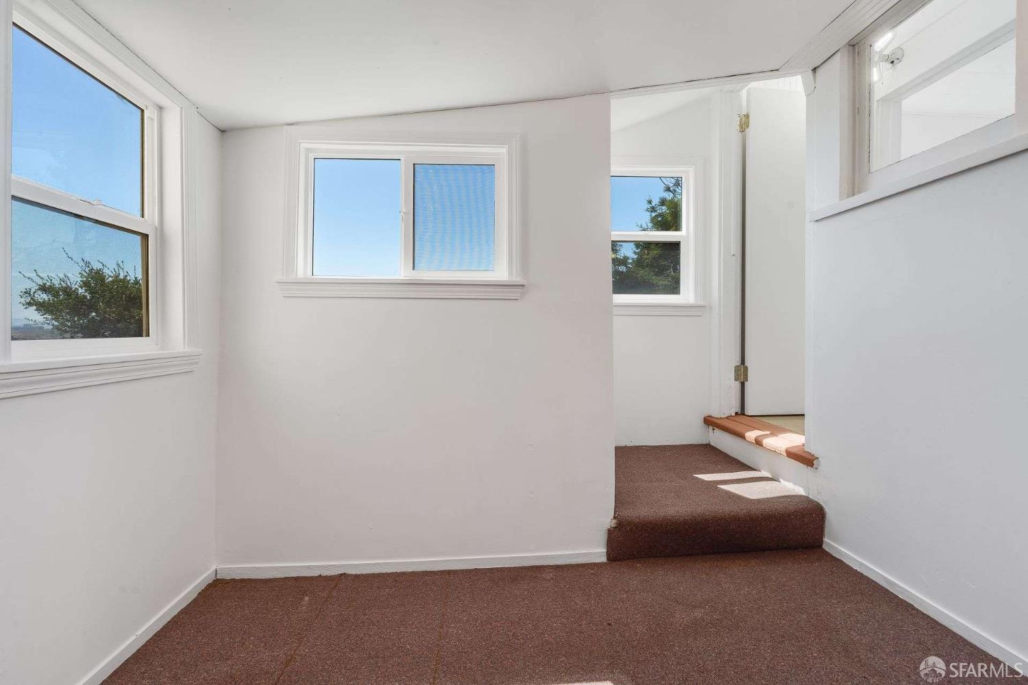 Detail Gallery Image 19 of 33 For 343 Raymond Ave, San Francisco,  CA 94134 - 4 Beds | 1 Baths