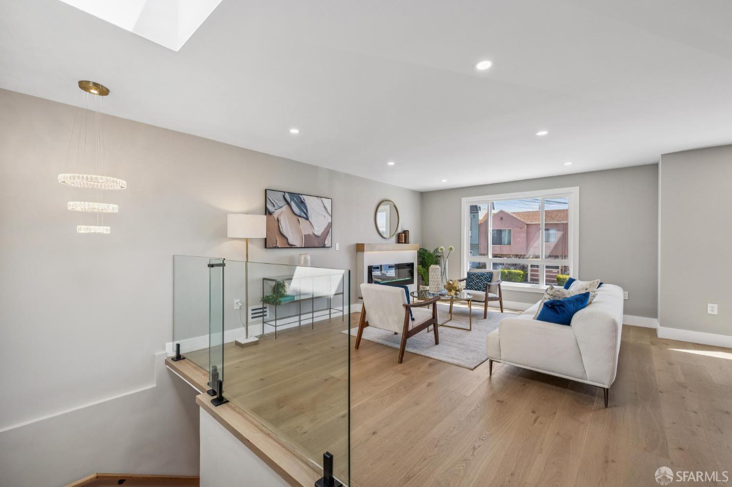 Detail Gallery Image 7 of 66 For 475 Head St, San Francisco,  CA 94132 - 4 Beds | 3 Baths