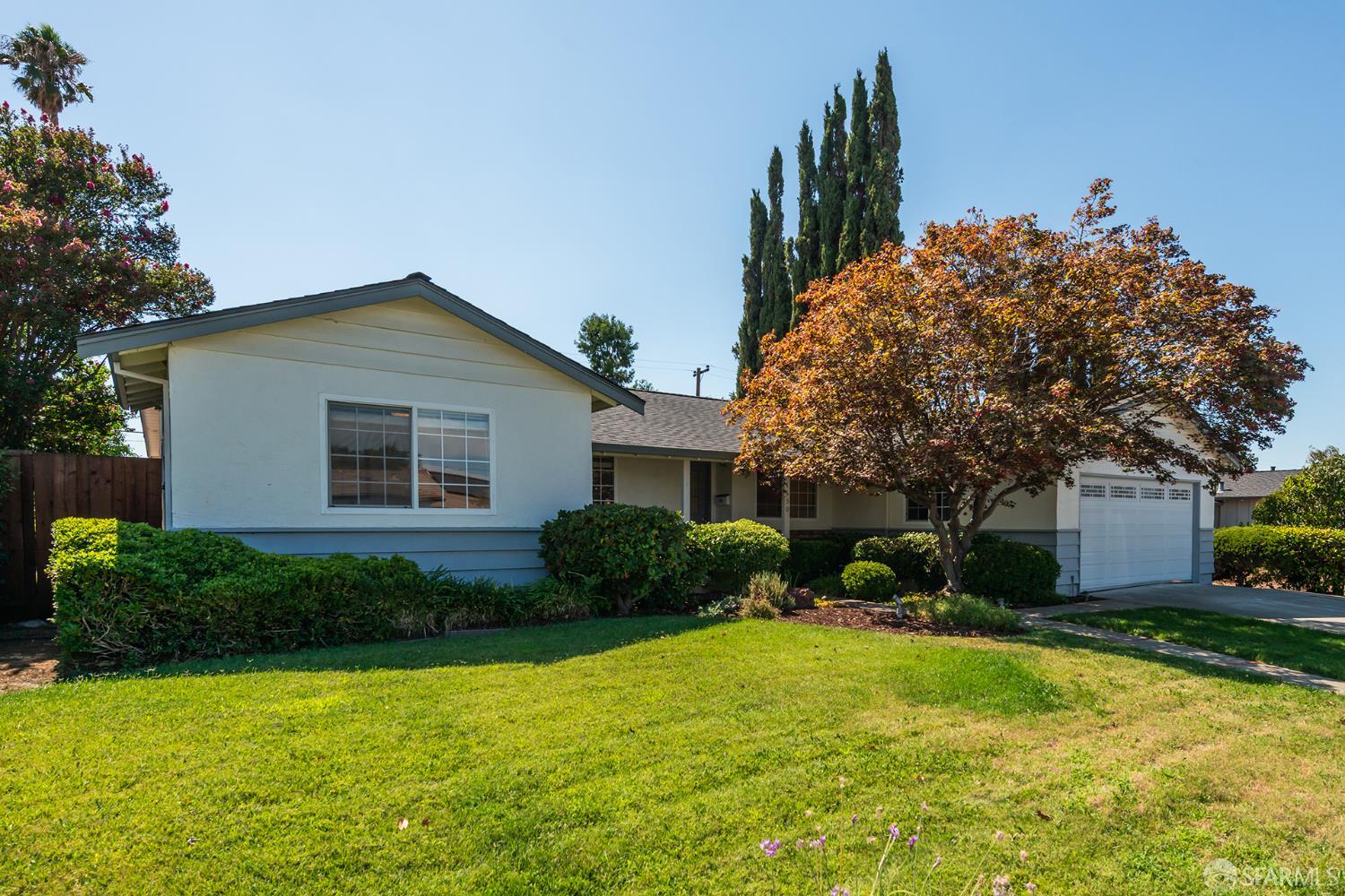 Detail Gallery Image 3 of 57 For 4650 Phyllis Ln, Concord,  CA 94521 - 4 Beds | 2 Baths