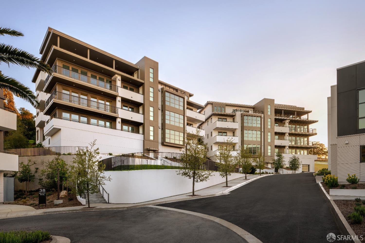 Detail Gallery Image 23 of 50 For 36 Meadow Dr #202,  San Francisco,  CA 94130 - 3 Beds | 3/1 Baths