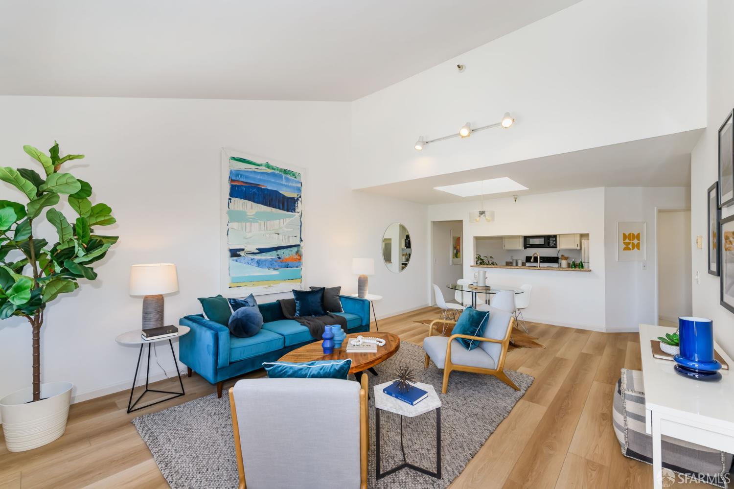 Detail Gallery Image 5 of 28 For 777 Morrell Ave #302,  Burlingame,  CA 94010 - 1 Beds | 1 Baths