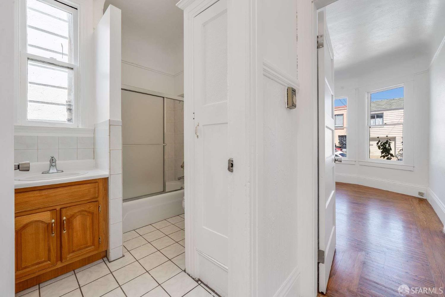 Detail Gallery Image 13 of 33 For 343 Raymond Ave, San Francisco,  CA 94134 - 4 Beds | 1 Baths