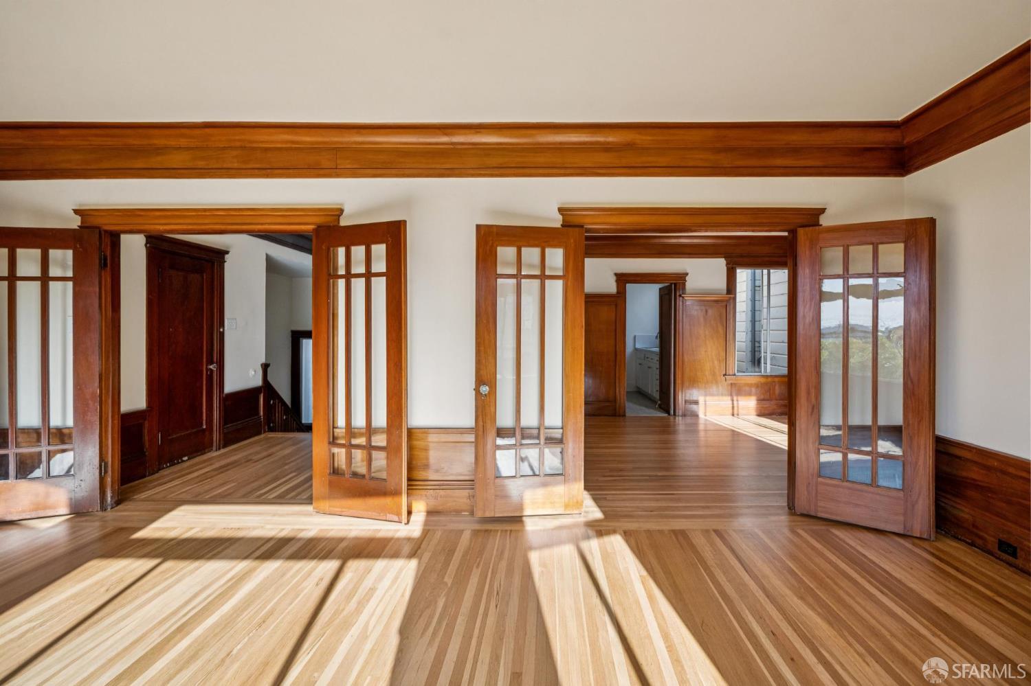 Photo #8: 425071045 Listing: Photo #8