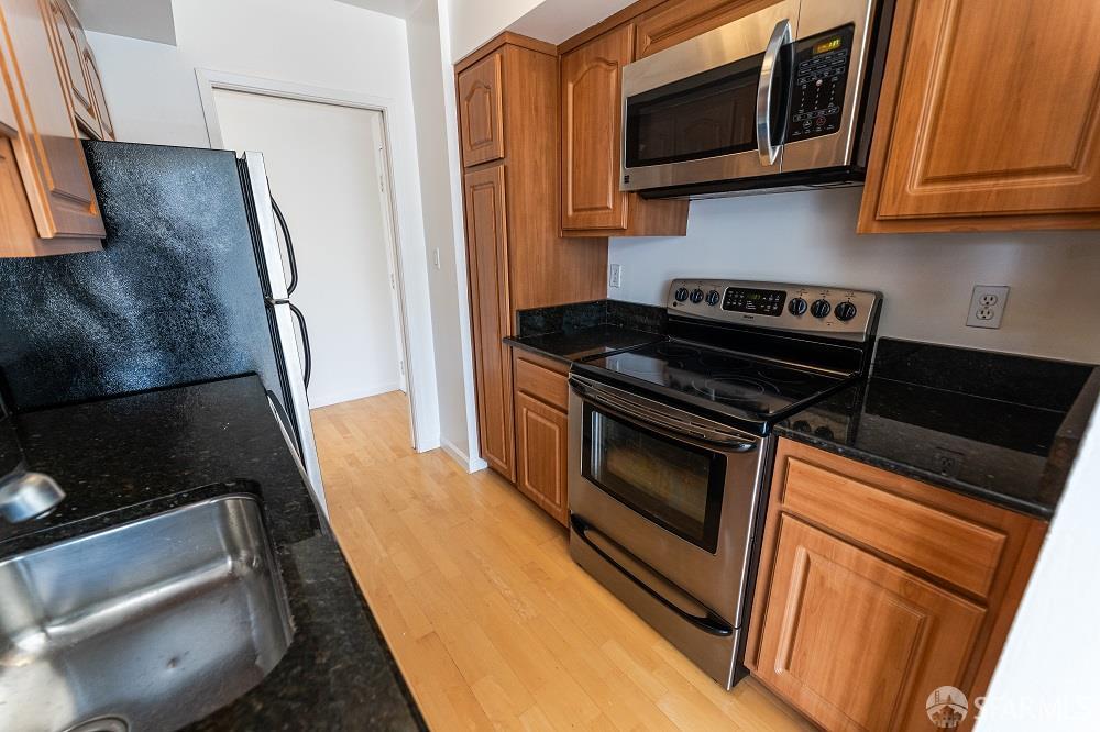 Detail Gallery Image 3 of 9 For 1998 Broadway St #1401,  San Francisco,  CA 94109 - 2 Beds | 2 Baths