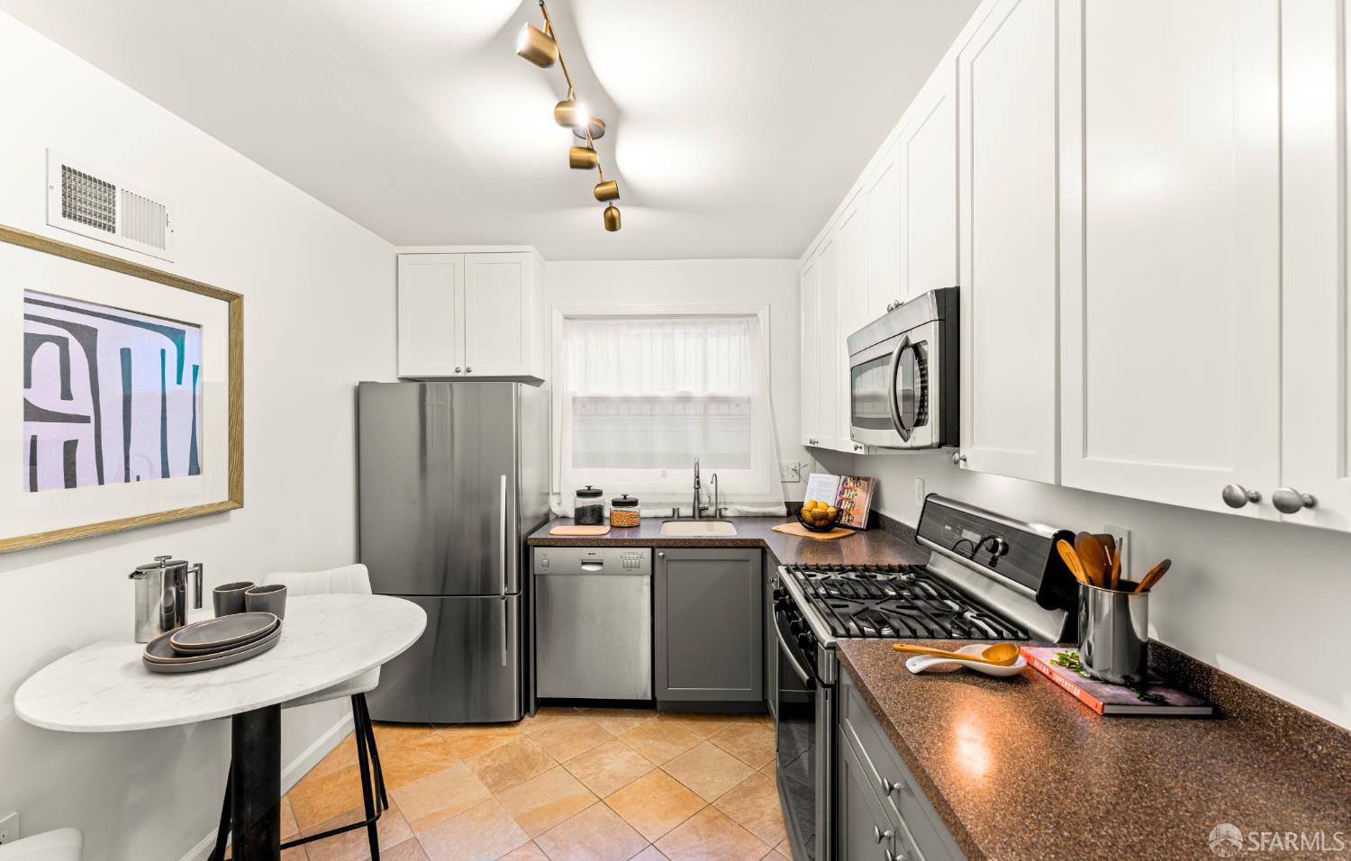 Photo #11: 425064490 Listing: Photo #11