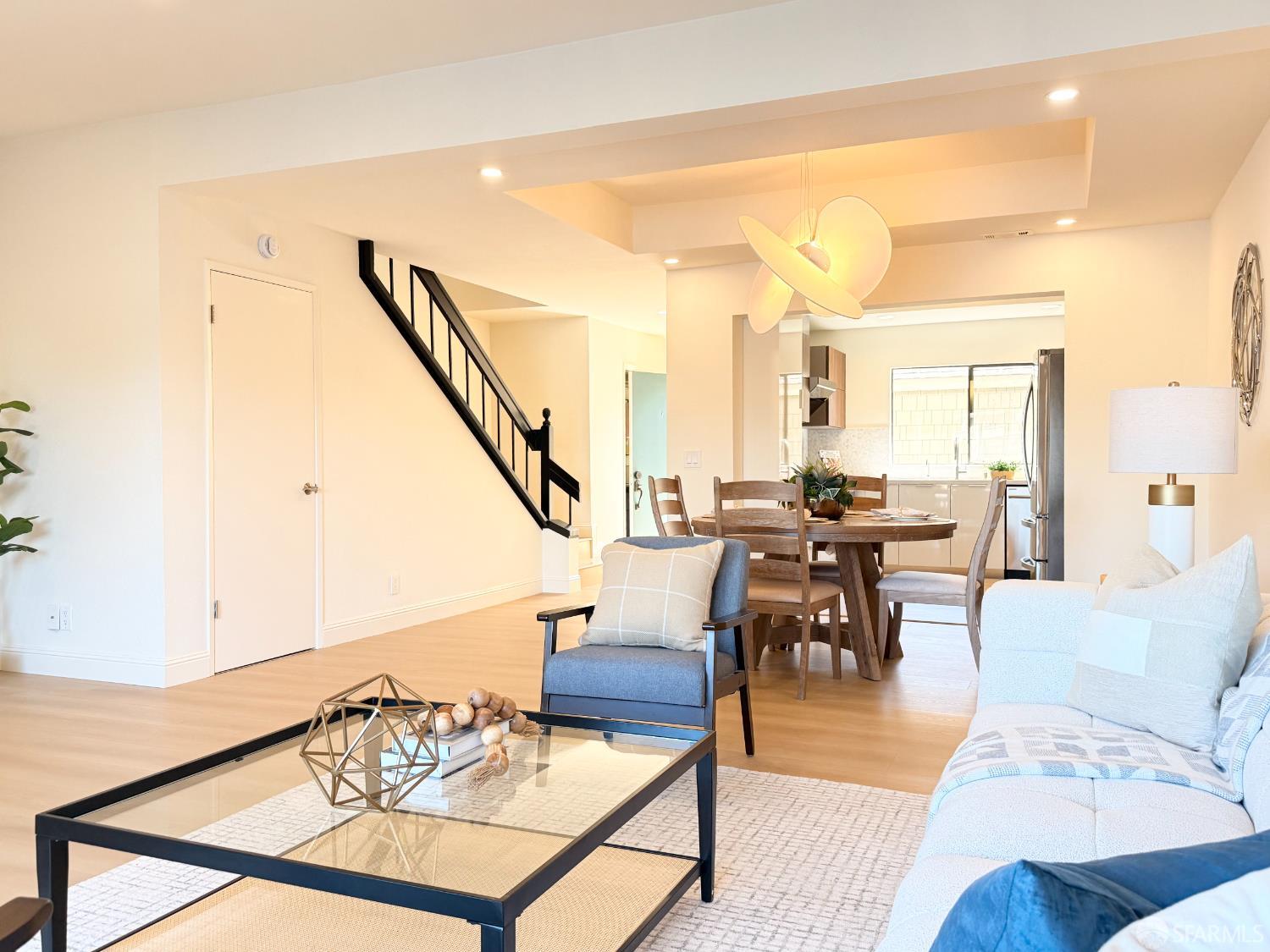 Detail Gallery Image 11 of 34 For 879 Carina Ln, Foster City,  CA 94044 - 3 Beds | 2/1 Baths