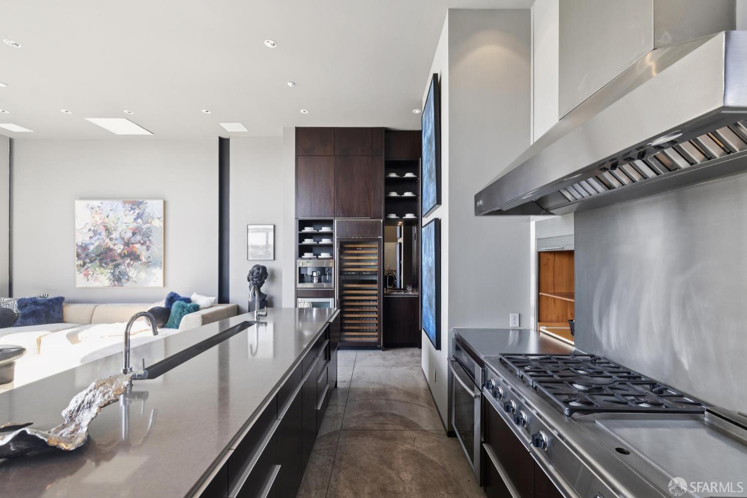 Detail Gallery Image 14 of 58 For 55 Sheridan St, San Francisco,  CA 94103 - 4 Beds | 3/1 Baths