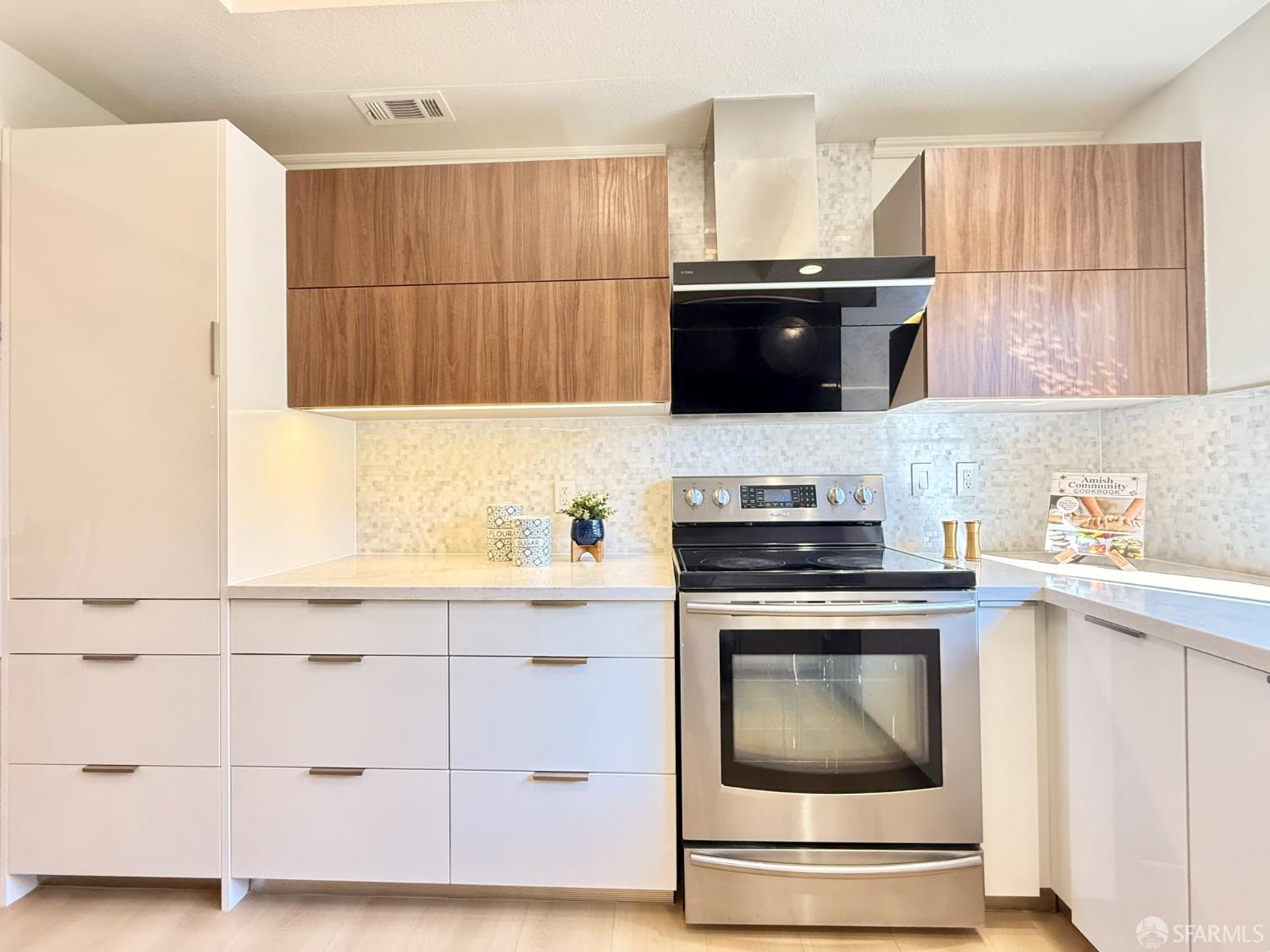 Detail Gallery Image 14 of 34 For 879 Carina Ln, Foster City,  CA 94044 - 3 Beds | 2/1 Baths