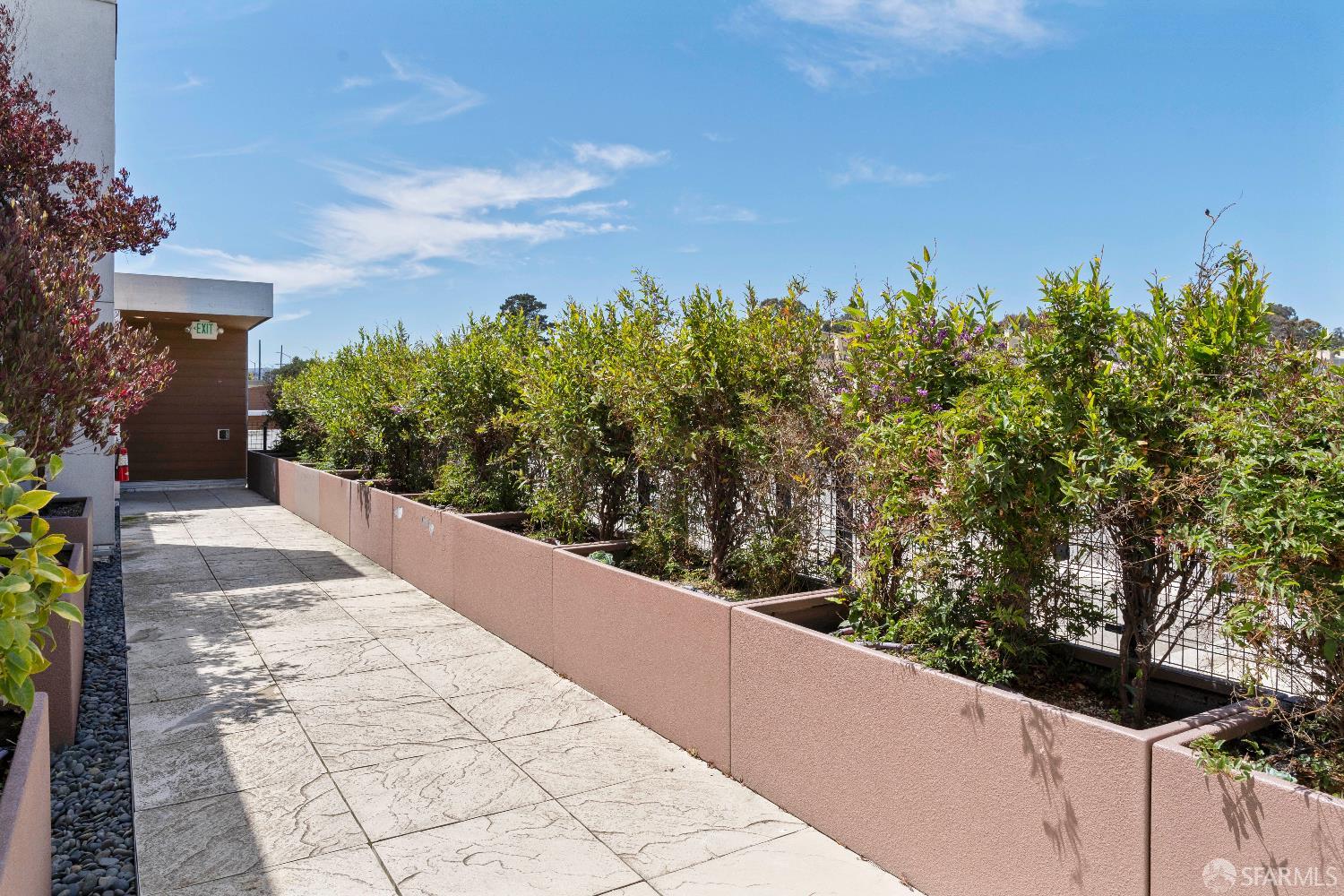 Detail Gallery Image 17 of 30 For 451 Donahue St #413,  San Francisco,  CA 94124 - 2 Beds | 2 Baths
