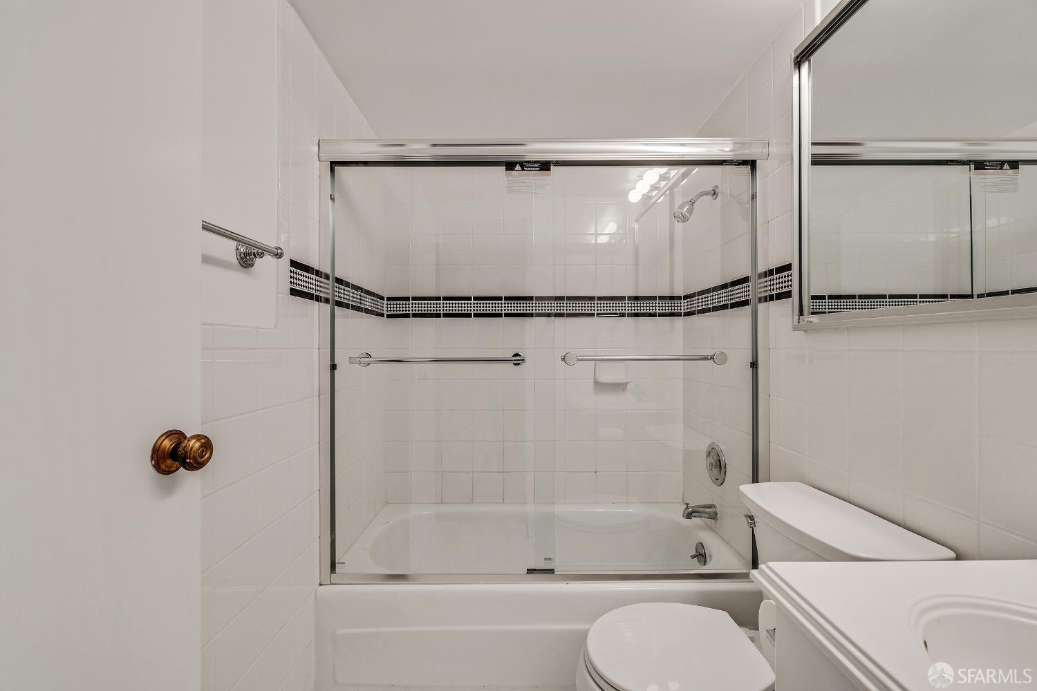 Photo #8: 425068229 Listing: Photo #8