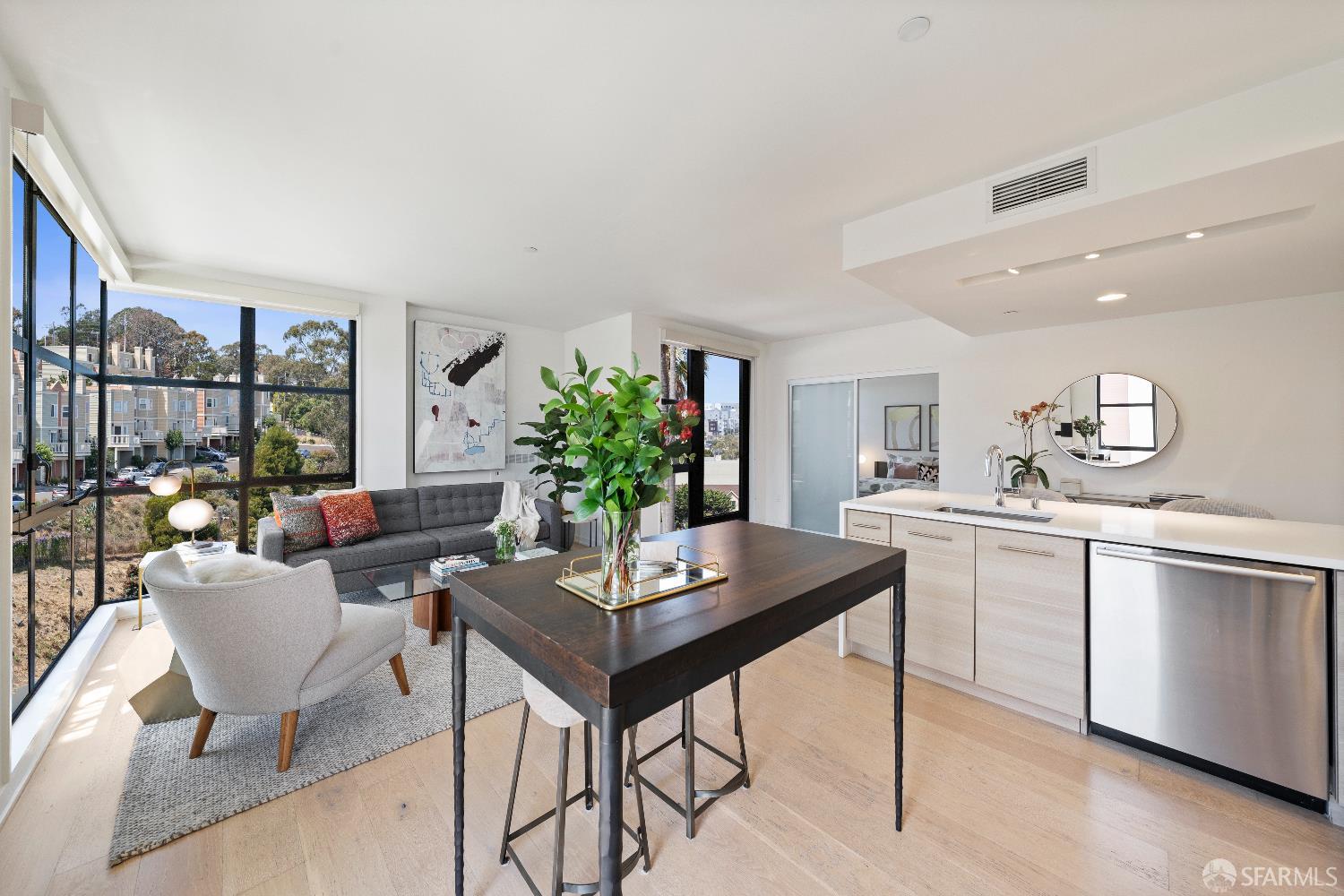 Detail Gallery Image 6 of 30 For 451 Donahue St #413,  San Francisco,  CA 94124 - 2 Beds | 2 Baths