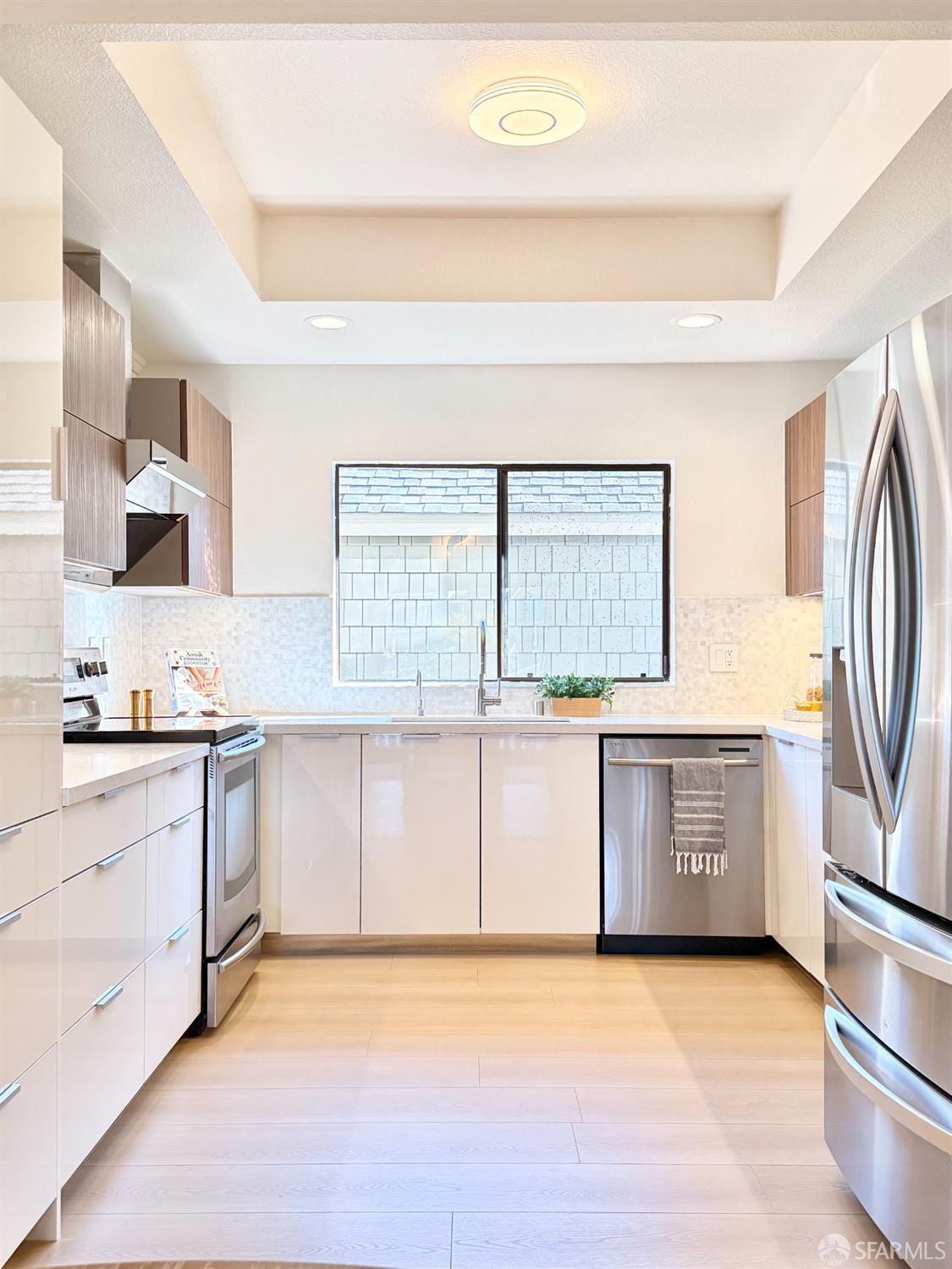 Detail Gallery Image 16 of 34 For 879 Carina Ln, Foster City,  CA 94044 - 3 Beds | 2/1 Baths