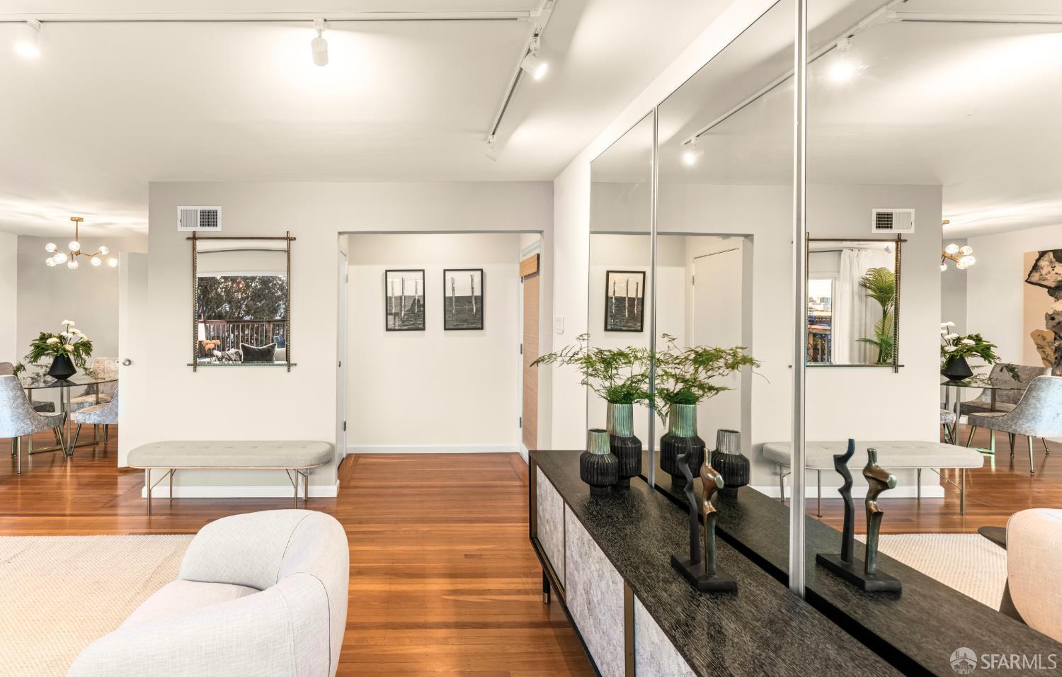 Photo #3: 425064490 Listing 