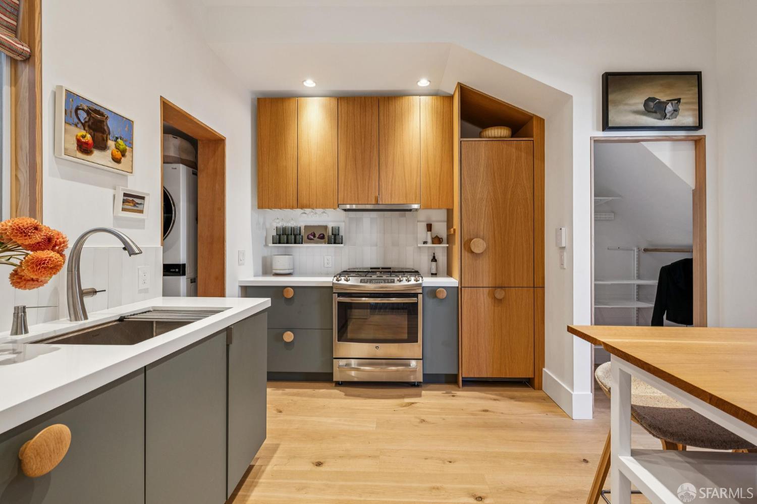 Detail Gallery Image 12 of 51 For 675 Ivy St, San Francisco,  CA 94102 - 2 Beds | 2 Baths