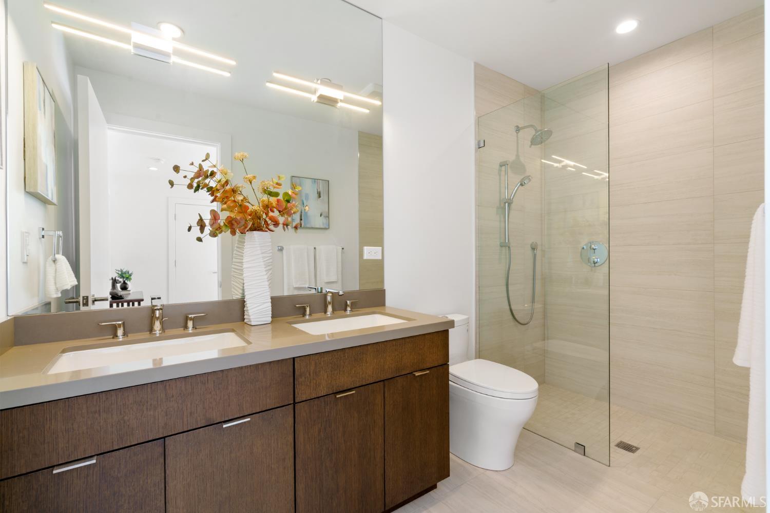 Photo #9: 425071523 Listing: Photo #9