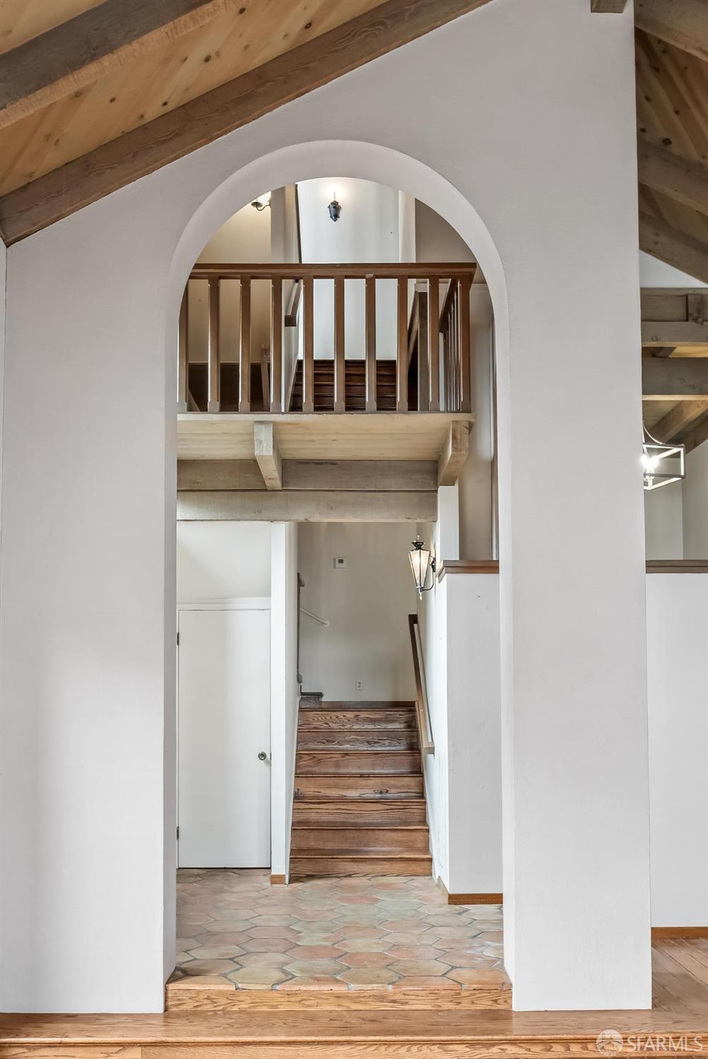 Detail Gallery Image 21 of 98 For 19 Gateview Ct, San Francisco,  CA 94116 - 4 Beds | 2/1 Baths