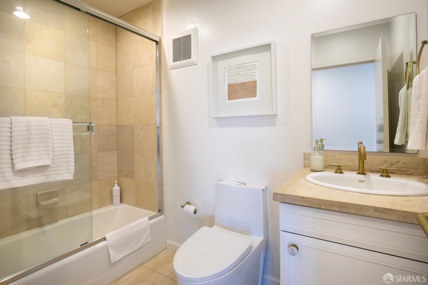 Detail Gallery Image 37 of 46 For 45 Bay Forest Dr, Oakland,  CA 94611 - 5 Beds | 3/1 Baths
