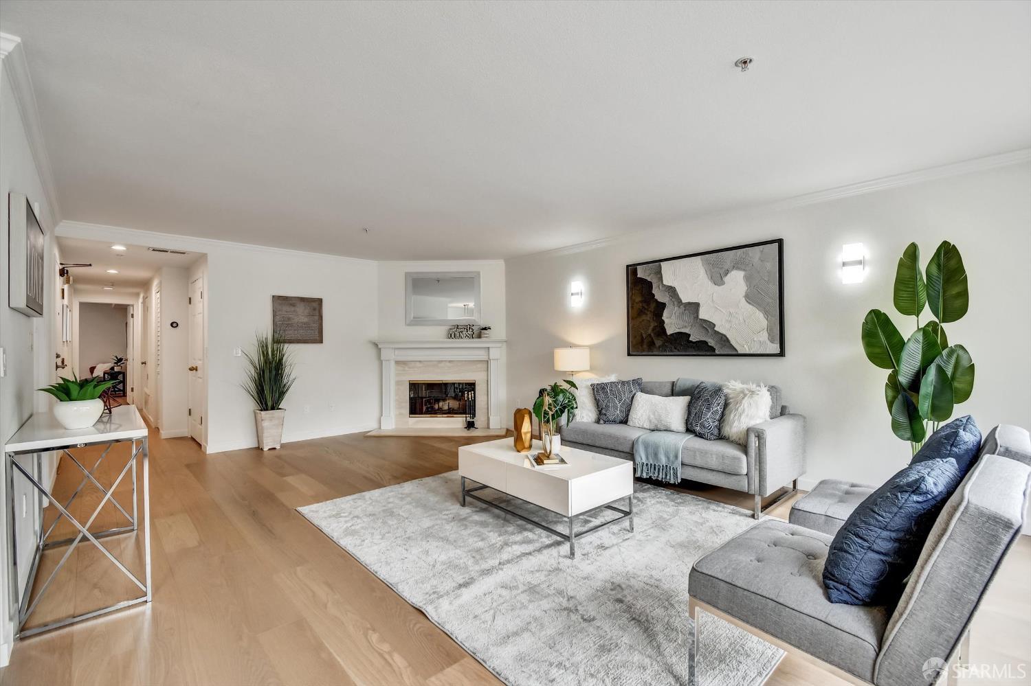Photo #6: 425070422 Listing 