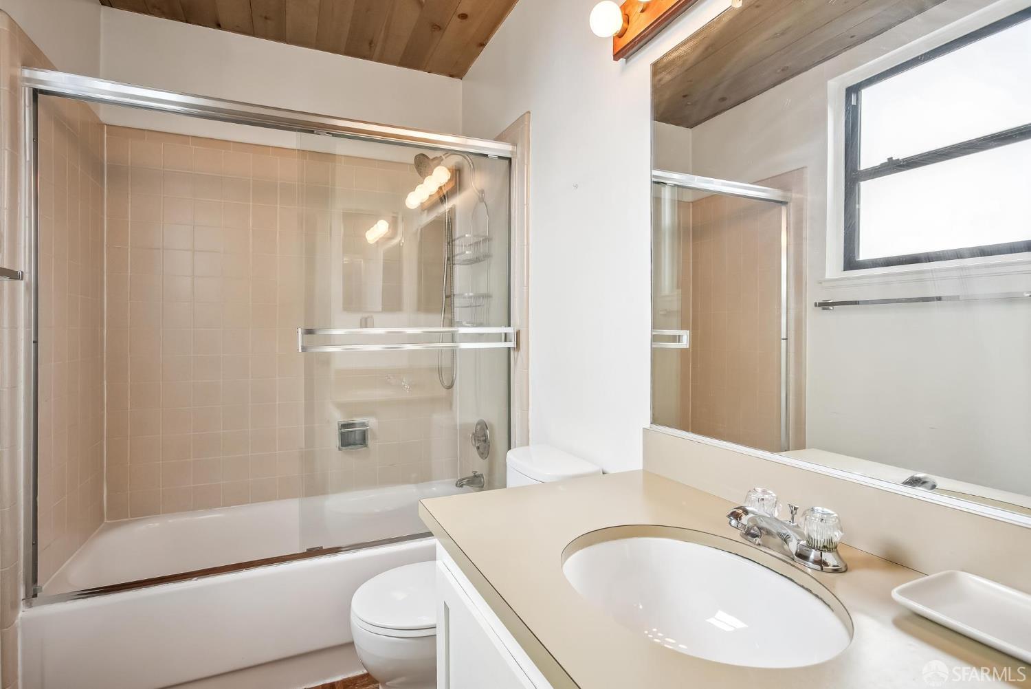Detail Gallery Image 77 of 98 For 19 Gateview Ct, San Francisco,  CA 94116 - 4 Beds | 2/1 Baths
