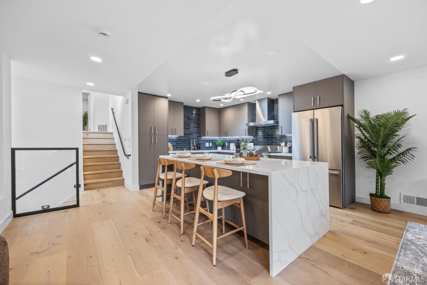 Detail Gallery Image 5 of 49 For 876 Chenery St, San Francisco,  CA 94131 - 3 Beds | 2 Baths