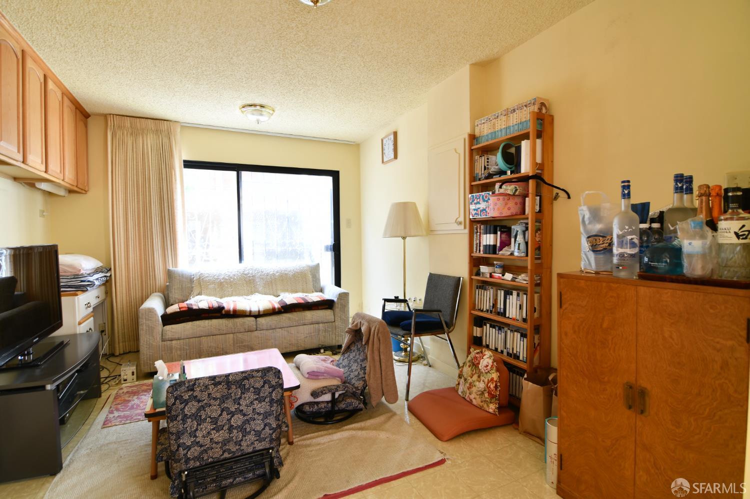 Detail Gallery Image 7 of 31 For 425 Pacheco St, San Francisco,  CA 94116 - 3 Beds | 3 Baths