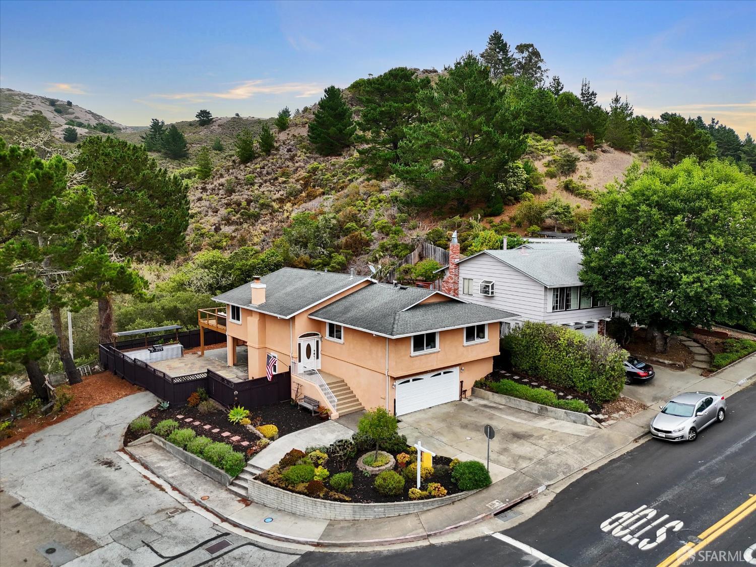 Detail Gallery Image 36 of 38 For 1138 Everglades Dr, Pacifica,  CA 94044 - 5 Beds | 4/1 Baths