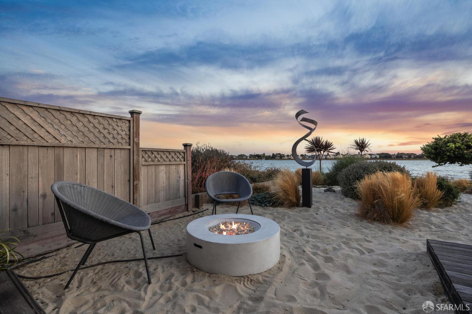 Detail Gallery Image 31 of 45 For 2916 Bayview Dr, Alameda,  CA 94501 - 2 Beds | 2 Baths