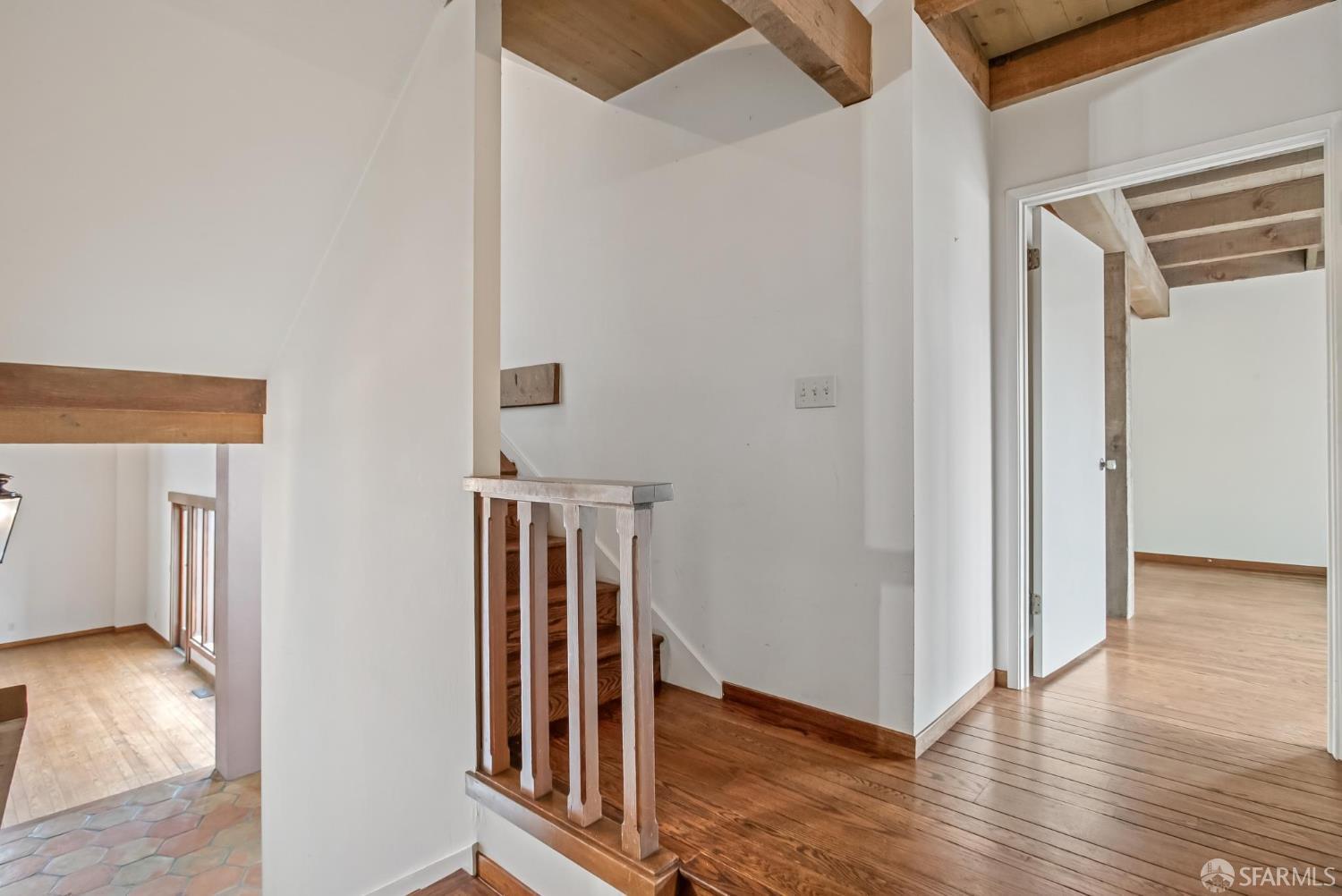 Detail Gallery Image 34 of 98 For 19 Gateview Ct, San Francisco,  CA 94116 - 4 Beds | 2/1 Baths