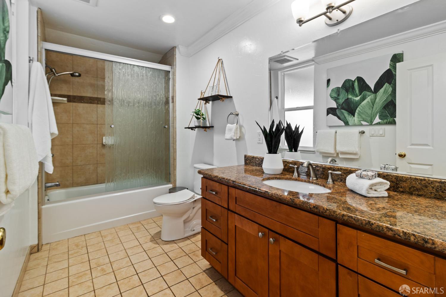 Detail Gallery Image 16 of 32 For 4390 17th St, San Francisco,  CA 94114 - 2 Beds | 1 Baths