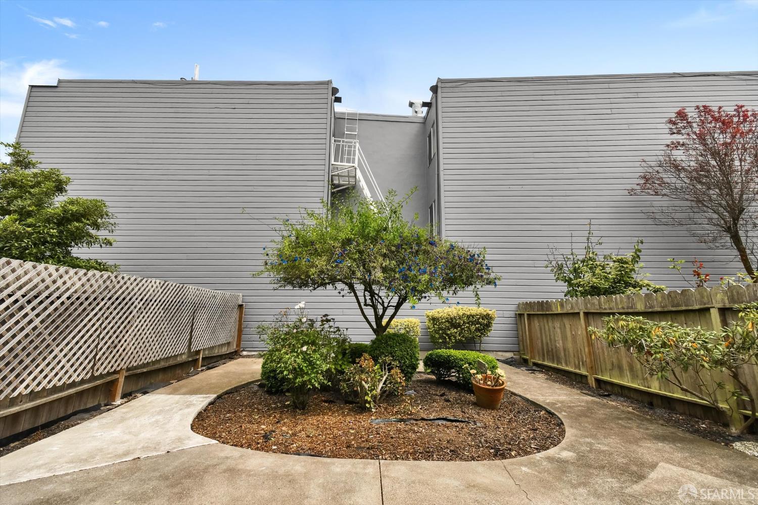 Photo #31: 425070422 Listing: Photo #31