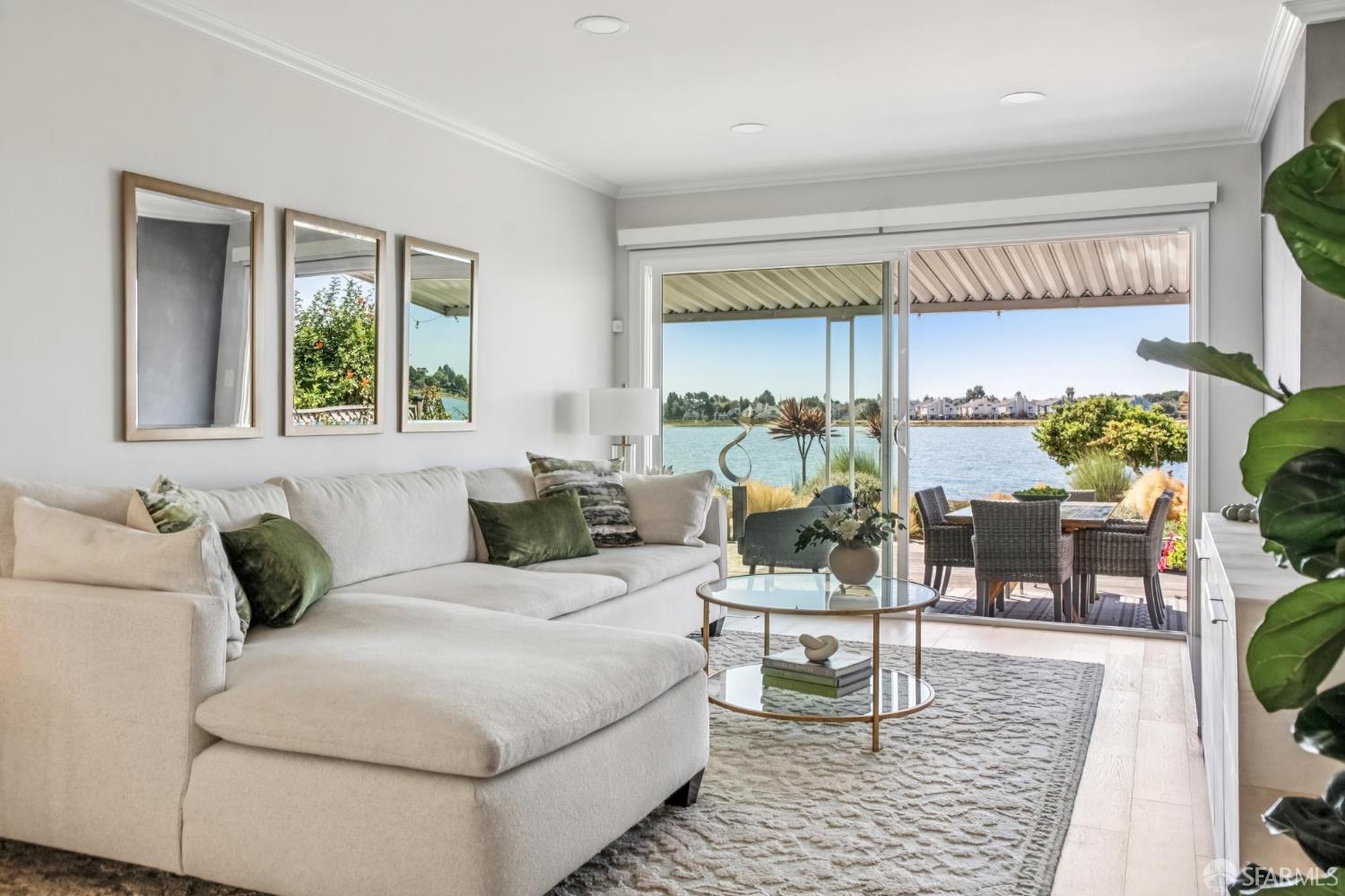 Detail Gallery Image 11 of 45 For 2916 Bayview Dr, Alameda,  CA 94501 - 2 Beds | 2 Baths