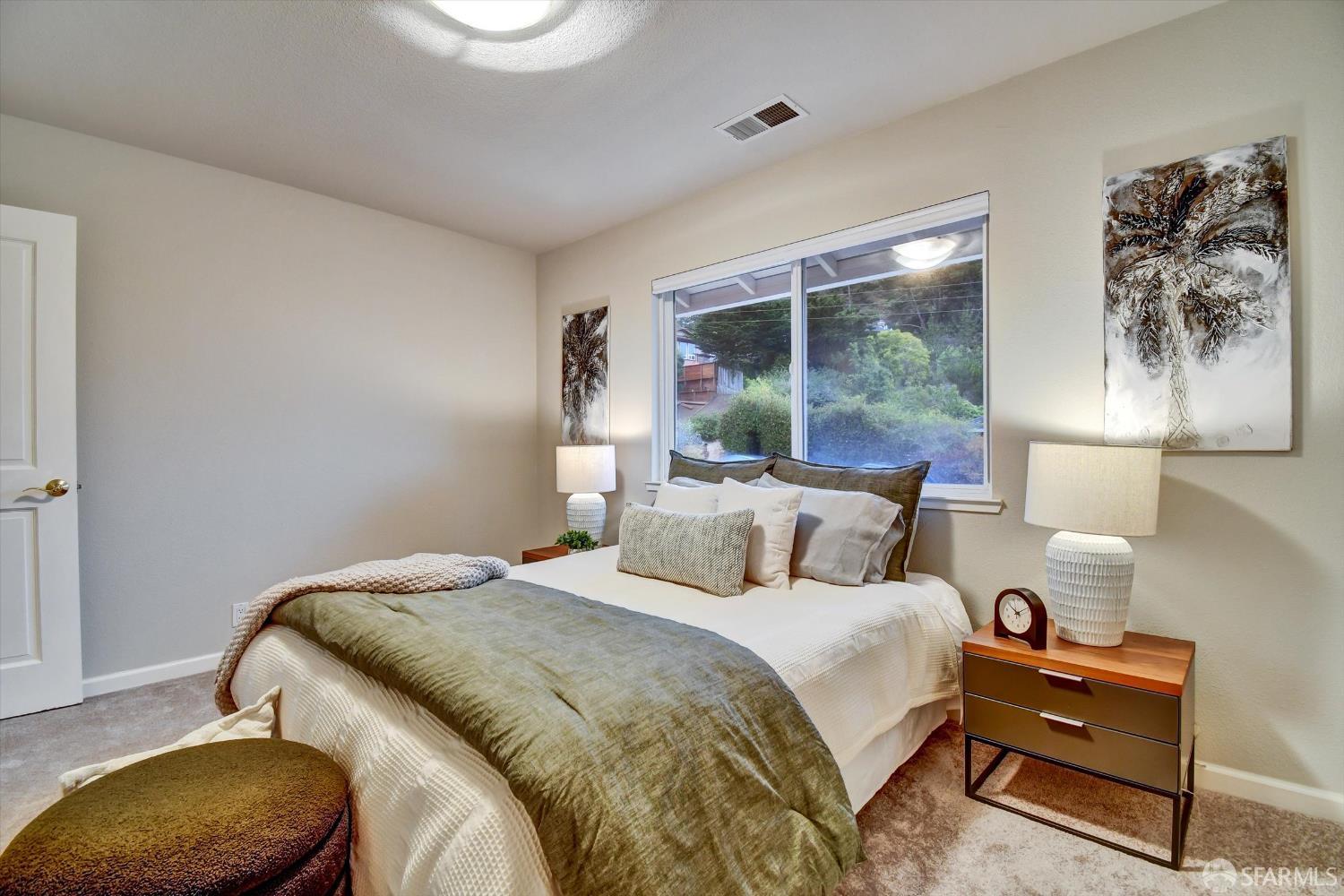 Detail Gallery Image 16 of 38 For 1138 Everglades Dr, Pacifica,  CA 94044 - 5 Beds | 4/1 Baths