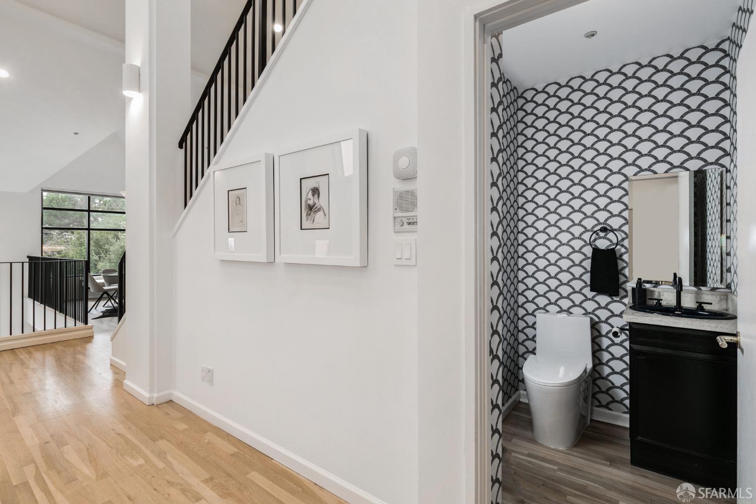 Detail Gallery Image 17 of 46 For 45 Bay Forest Dr, Oakland,  CA 94611 - 5 Beds | 3/1 Baths