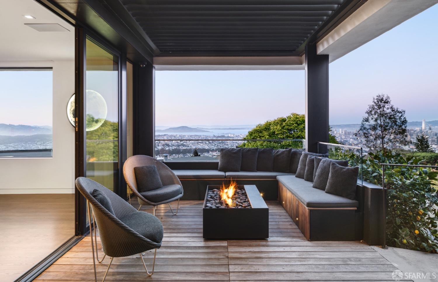 Detail Gallery Image 32 of 52 For 150 Glenbrook Ave, San Francisco,  CA 94114 - 6 Beds | 6/2 Baths