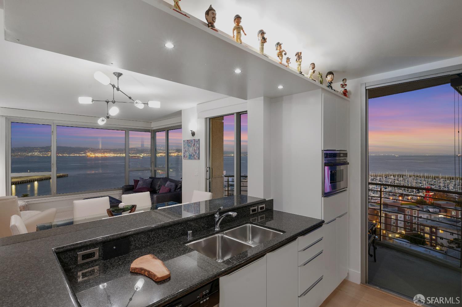 Photo #3: 425024348 Listing 
