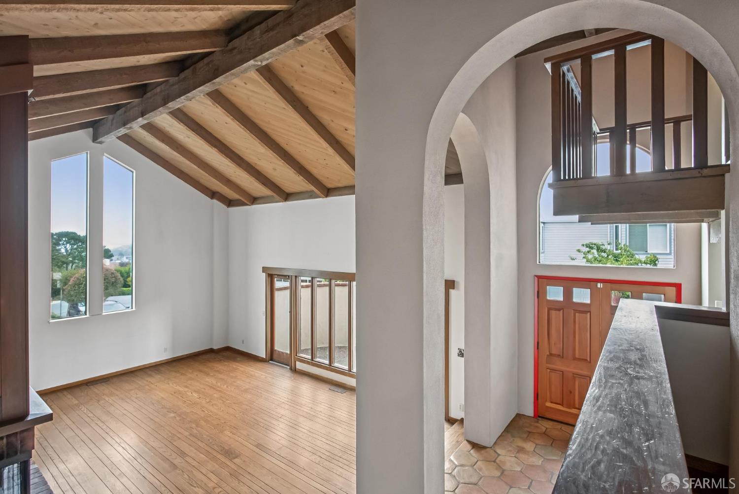 Detail Gallery Image 25 of 98 For 19 Gateview Ct, San Francisco,  CA 94116 - 4 Beds | 2/1 Baths