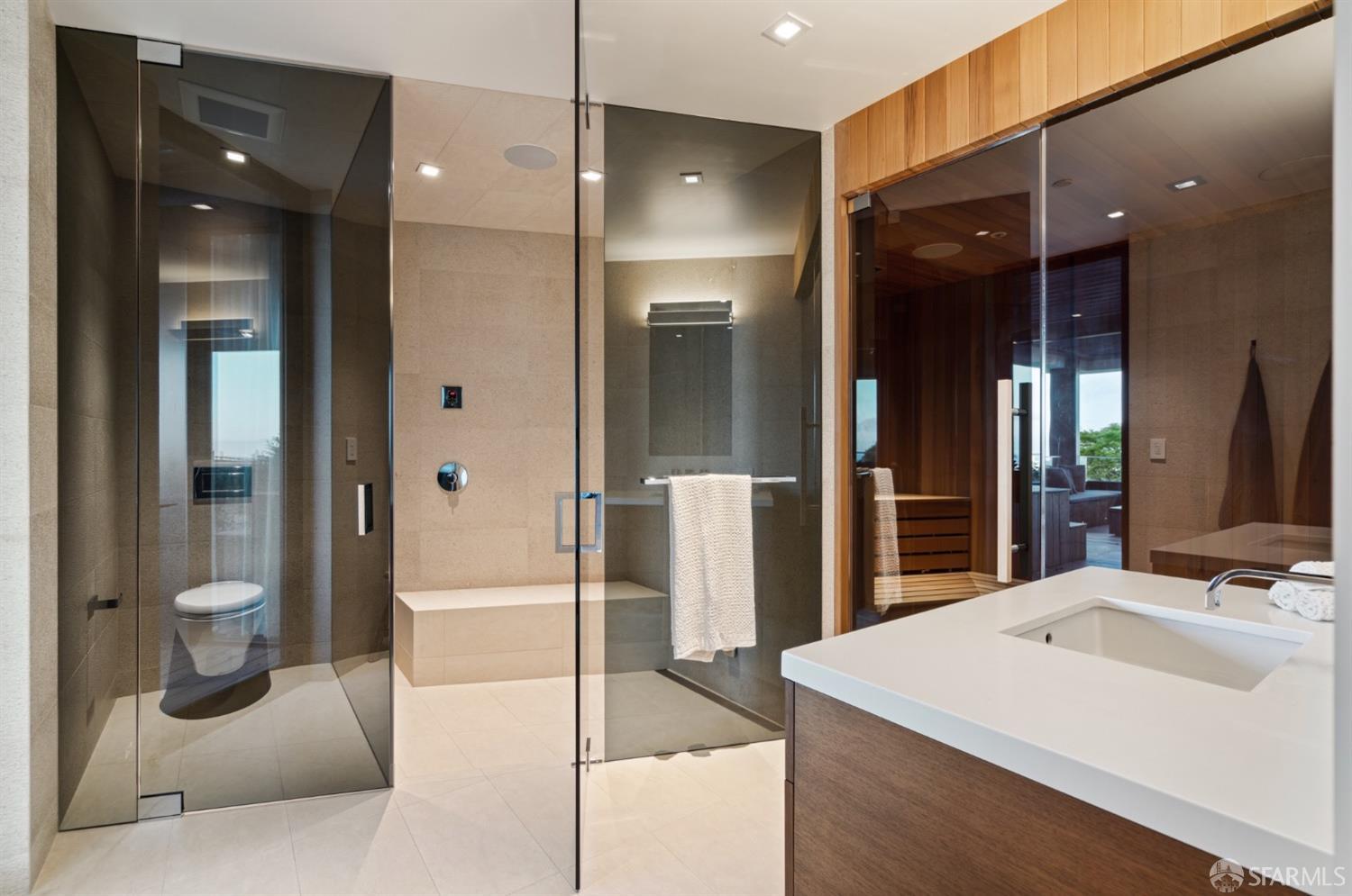 Detail Gallery Image 35 of 52 For 150 Glenbrook Ave, San Francisco,  CA 94114 - 6 Beds | 6/2 Baths