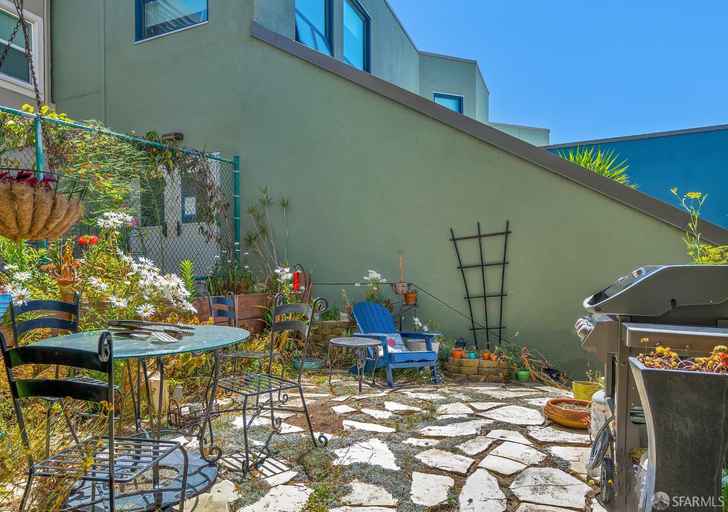 Detail Gallery Image 12 of 28 For 439 Greenwich St #9,  San Francisco,  CA 94133 - 1 Beds | 1 Baths